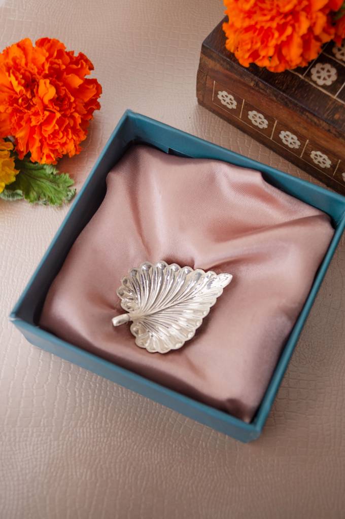 Handcrafted 925 Sterling Silver Mini Leaf Prasad Plate : MPSLS890D2223