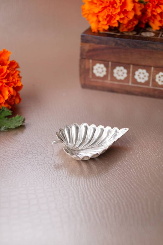 Handcrafted 925 Sterling Silver Mini Leaf Prasad Plate : MPSLS890D2223