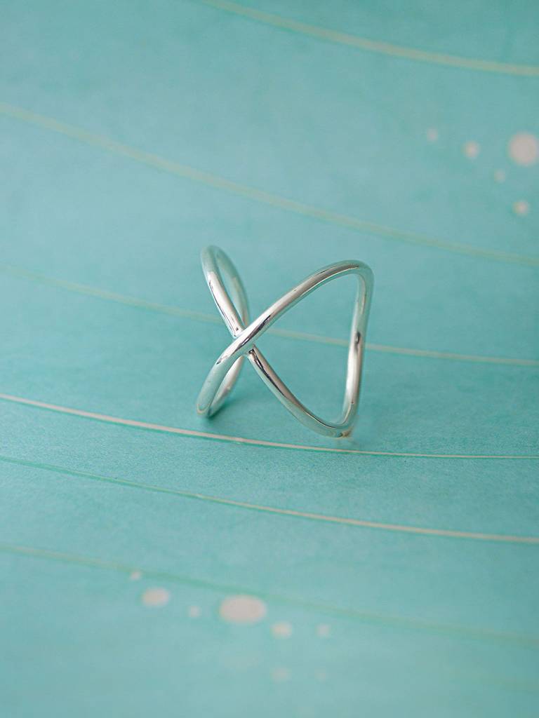 Wrapped Along Cross Sterling Silver Statement Ring : MPSRC586D1384