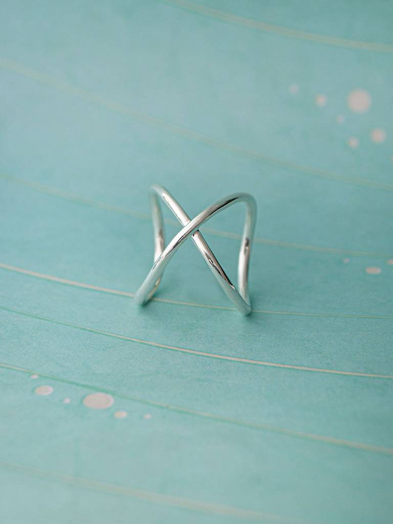 Wrapped Along Cross Sterling Silver Statement Ring : MPSRC586D1384