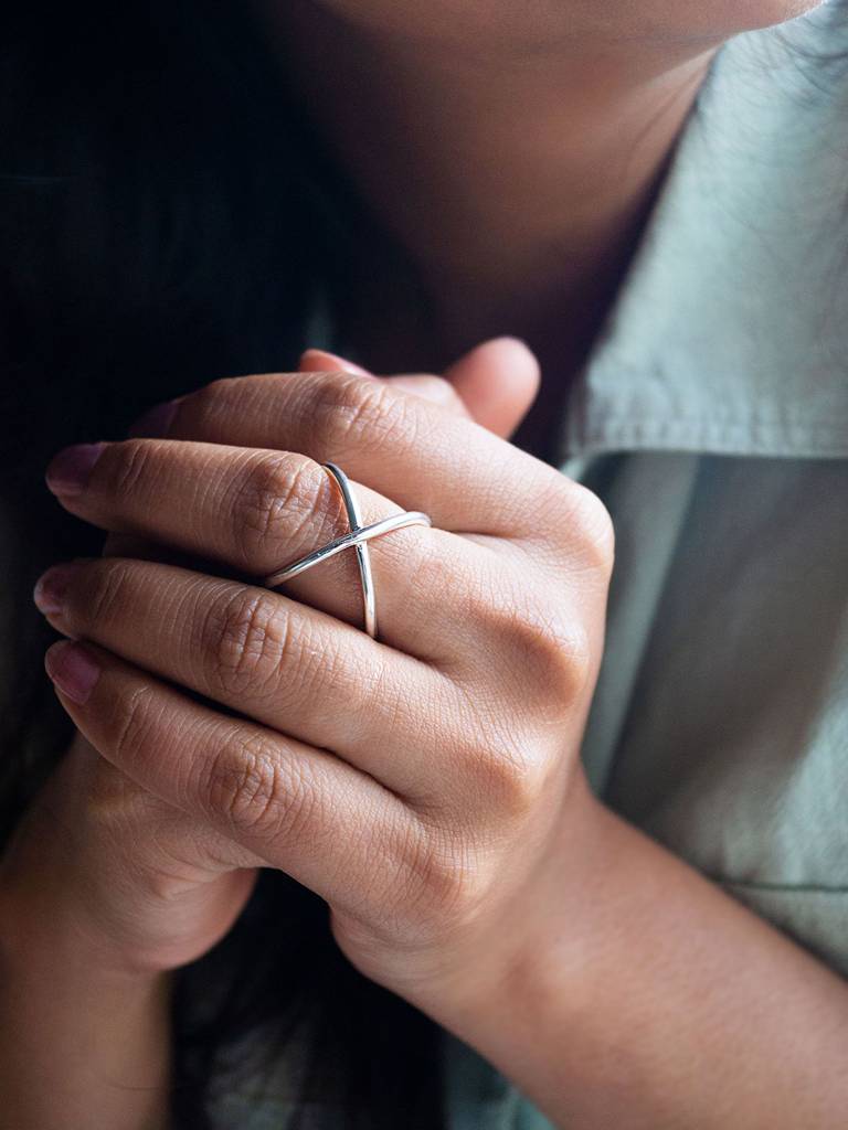 Wrapped Along Cross Sterling Silver Statement Ring : MPSRC586D1384