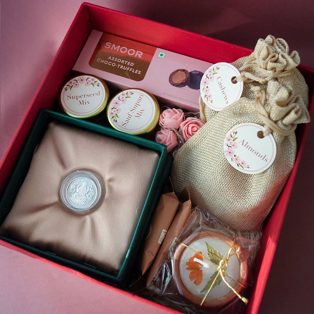 Badhai Ho-Wedding Hamper - 999 5Gm Lakshmi Coin : MPSWHL913D2287