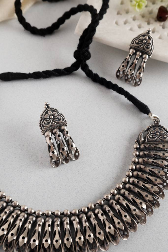 Silver Temple Necklace Set : MSEPKPR1