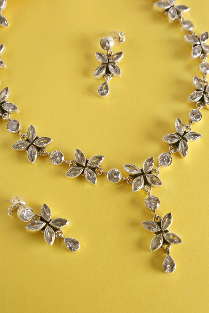 Cz Floral Long Necklace Silver Set : MSEPKPR39
