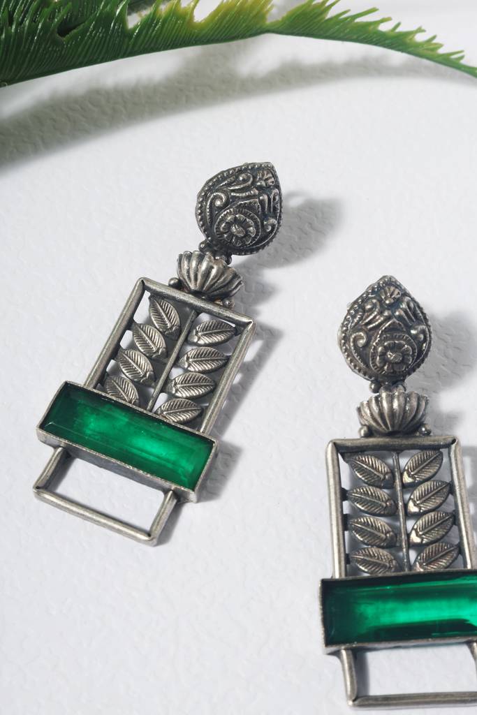 Green Leaf Kempstone Long Earrings : MSEPKPR598