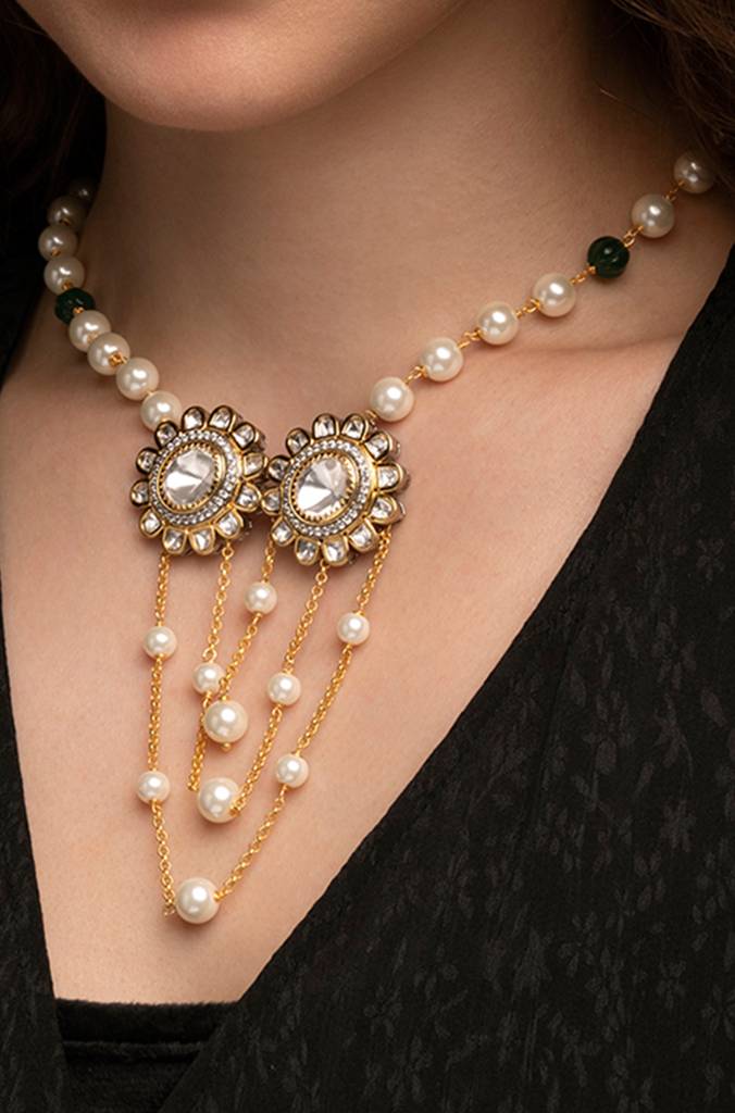 White Pearl Necklacce