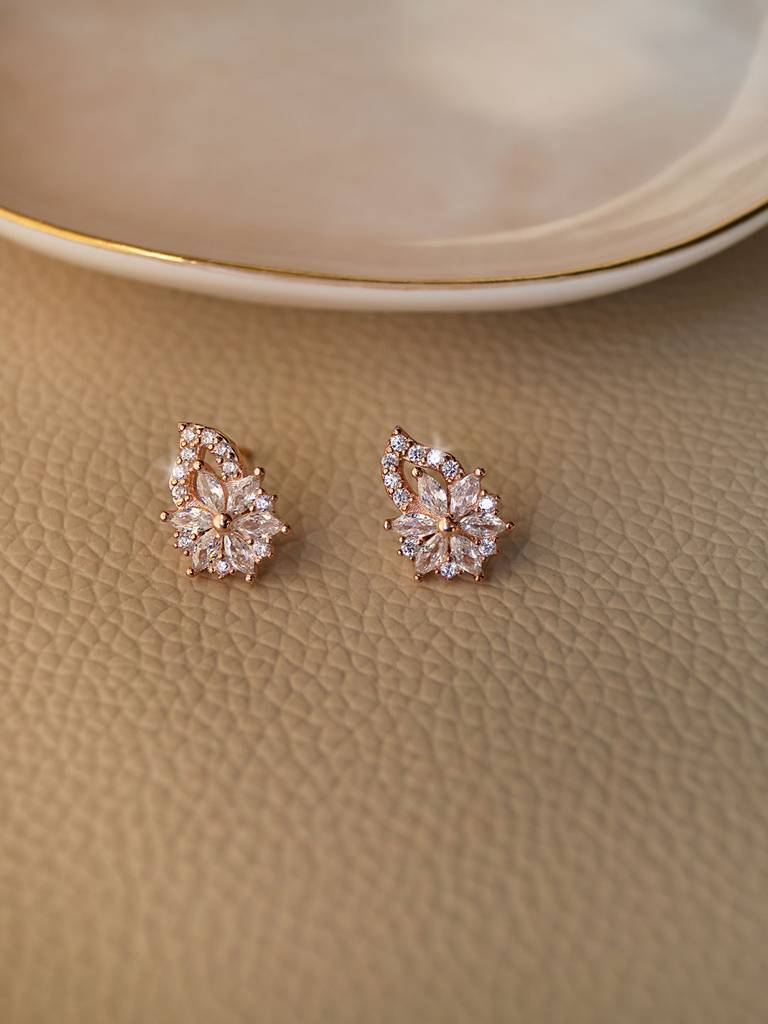 Eclectic Floral Sterling Silver Stud Earrings : MZRES300D583