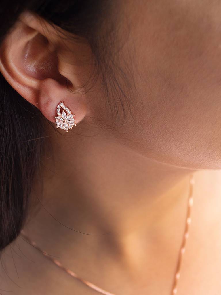 Eclectic Floral Sterling Silver Stud Earrings : MZRES300D583