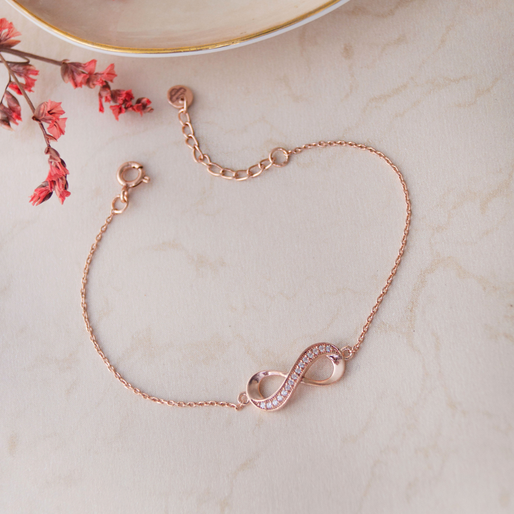 Infinite Love Bracelet Valentine Gift Hamper : MZRHB536D2004