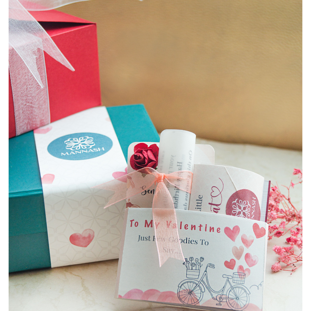 Infinite Love Bracelet Valentine Gift Hamper : MZRHB536D2004