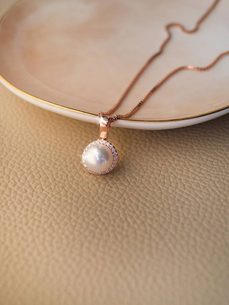 Encircled Pearl Rose Gold Plated Sterling Silver Pendant Set With Chain