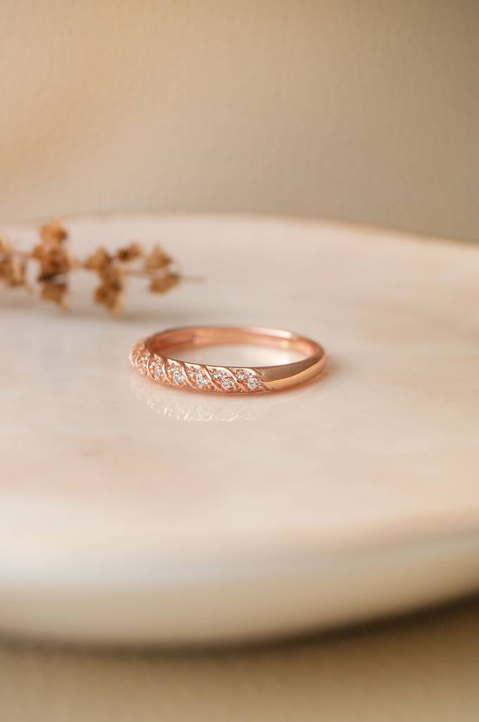 Band With A Twisted Trail Rose Gold Plated Sterling Silver Ring : MZRRC527D1234