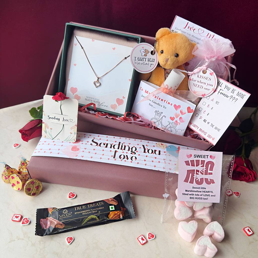 7 Day ValentineâS Week Celebration Gift Hamper : MZRVHPS914D2288