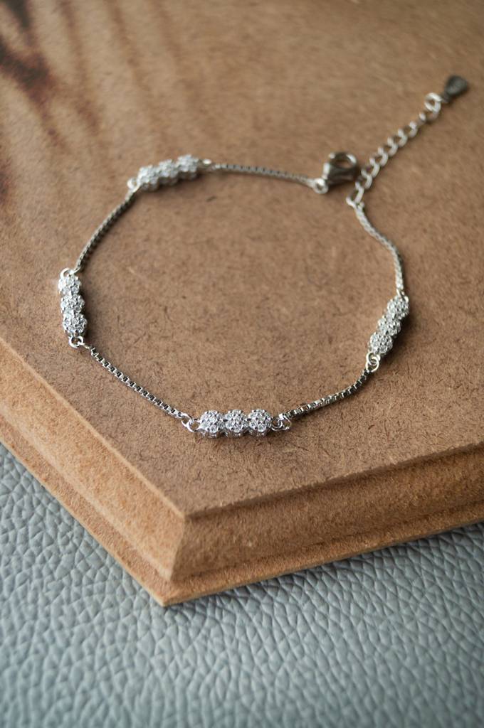 Sparkling Station Sterling Silver Chain Bracelet : MZSBC275D537