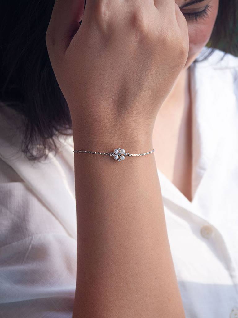 Pretty Pearl Flower Sterling Silver Chain Bracelet : MZSBC721D1706