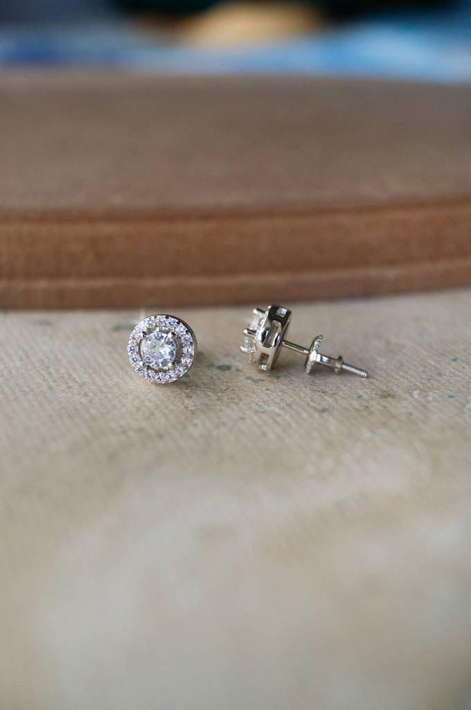 Mannash Halo Solitaire Sterling Silver Stud Earrings : MZSES267D526