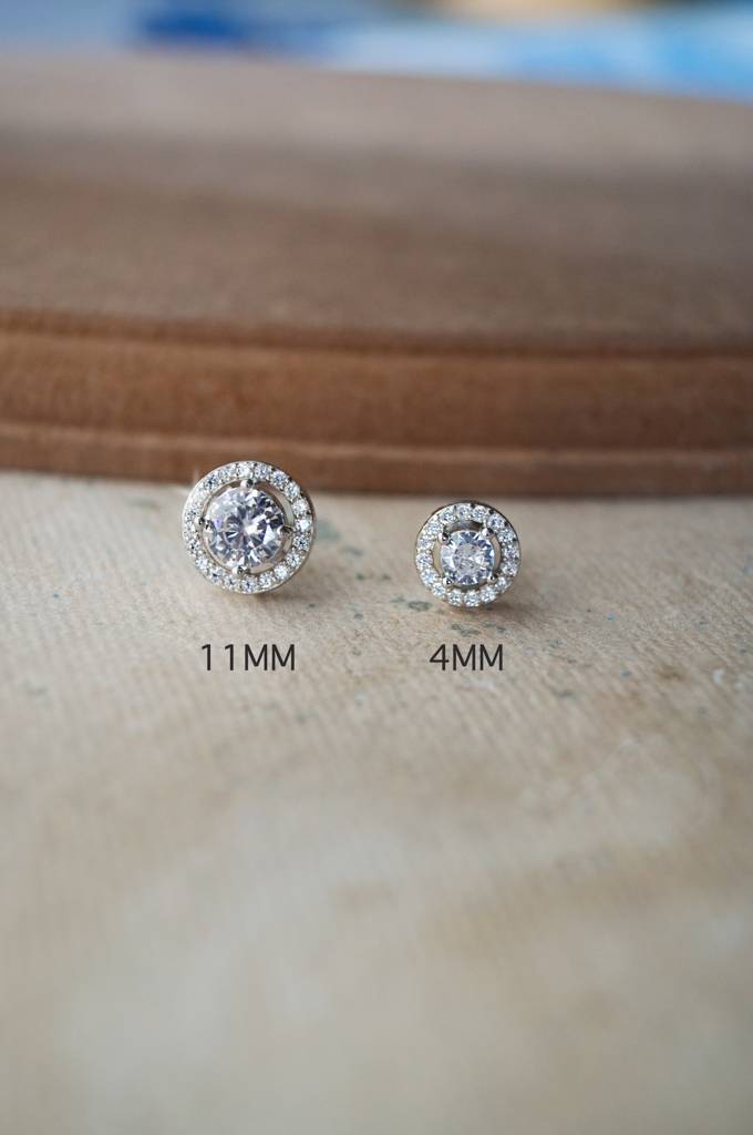 Mannash Halo Solitaire Sterling Silver Stud Earrings : MZSES267D526