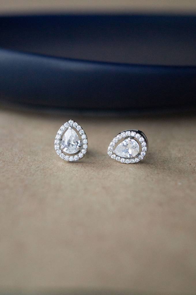 Mannash Halo Pear Solitaire Sterling Silver Stud Earrings : MZSES464D1107
