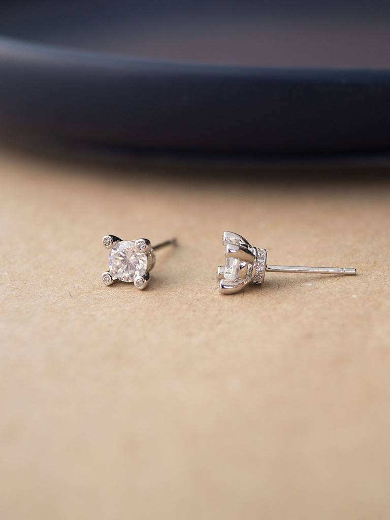 Mannash Dazzling Ornate Solitaire 925 Sterling Silver Stud Earrings