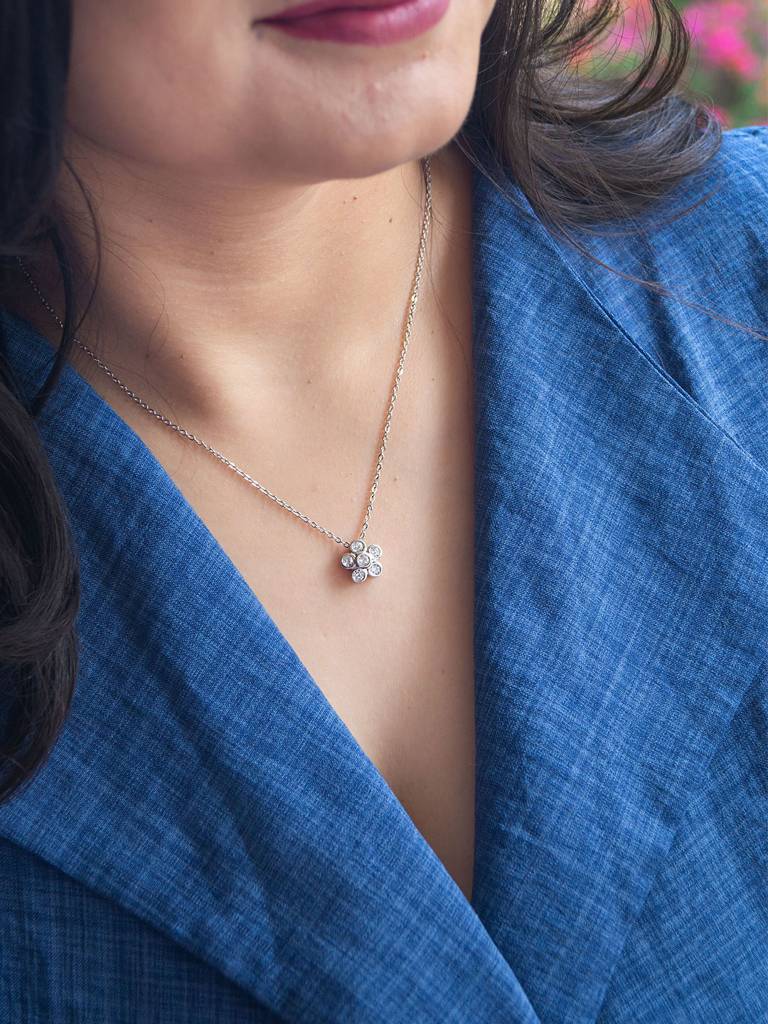 Just A Flower Sterling Silver Chain Necklace : MZSNCP627D1491