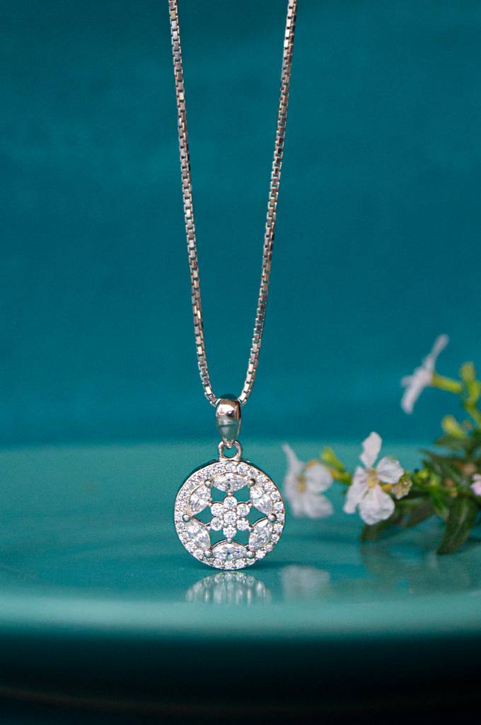 Mannash Ornate Flower Sterling Silver Pendant : MZSPC163D308