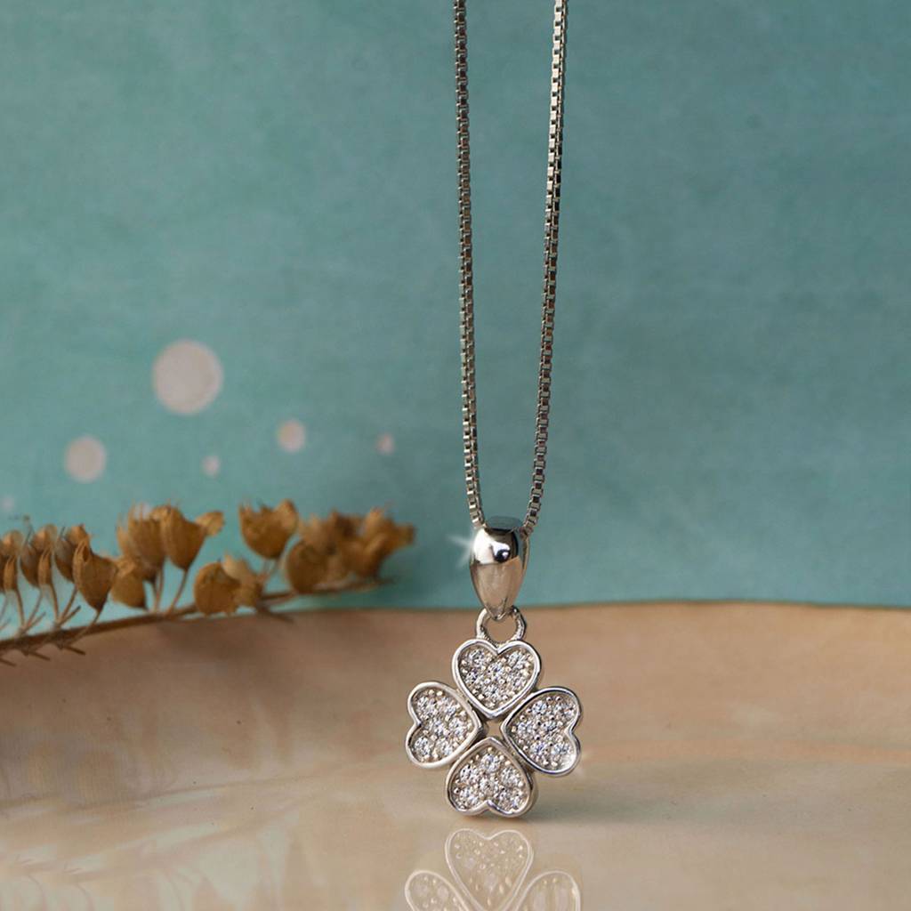 Mannash Clove Flower Sterling Silver Pendant : MZSPC424D980
