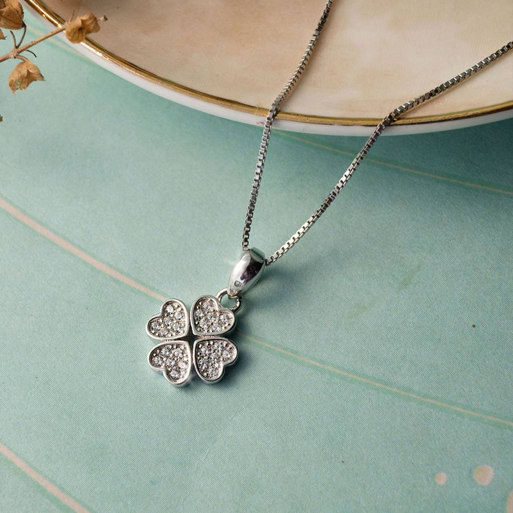 Mannash Clove Flower Sterling Silver Pendant : MZSPC424D980
