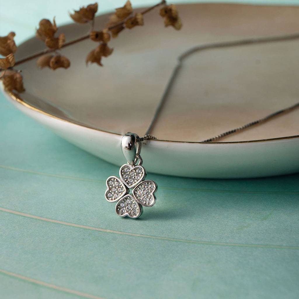 Mannash Clove Flower Sterling Silver Pendant : MZSPC424D980