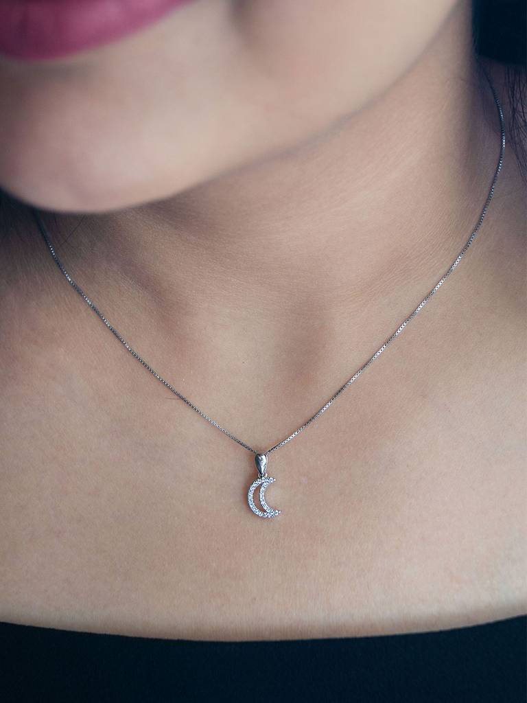 Mannash Half Moon 925 Sterling Silver Pendant With Chain