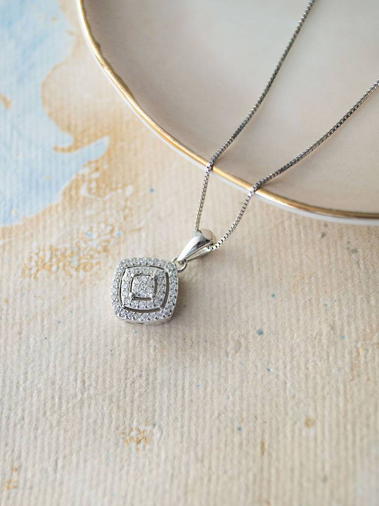 Mannash Ecentric Square 925 Sterling Silver Pendant With Chain