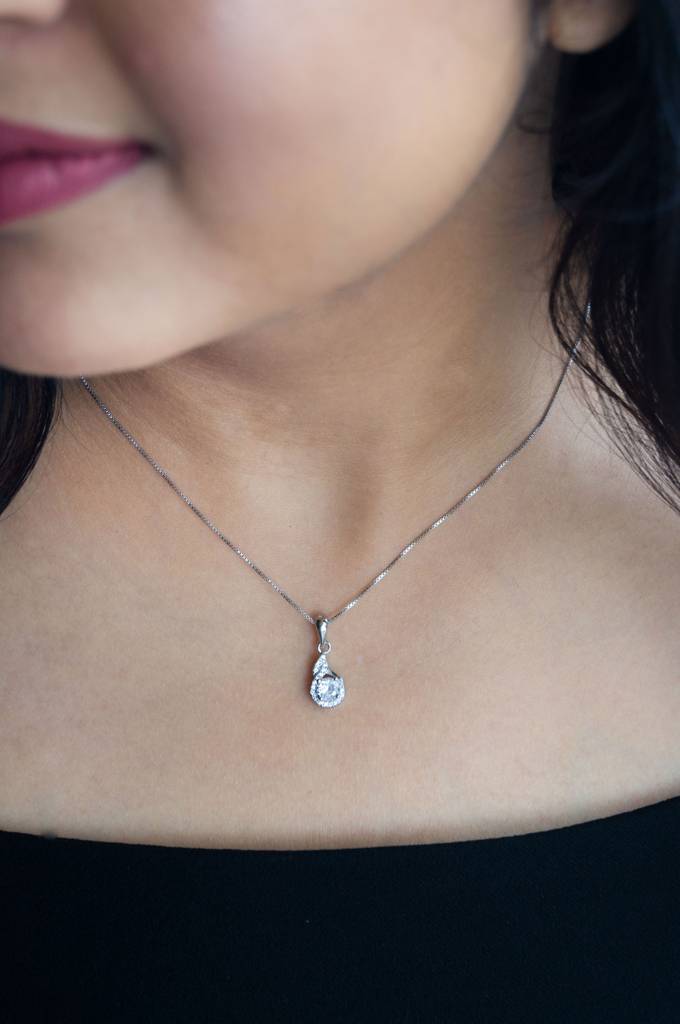 Stellar Solitaire Sterling Silver Pendant With Chain : MZSPC452D1072