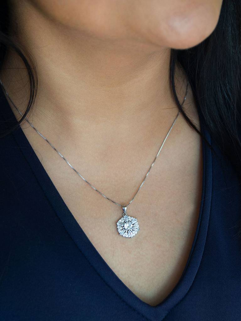Mannash Radiant Floral Solitaire Sterling Silver Pendant With Chain : MZSPC490D1148