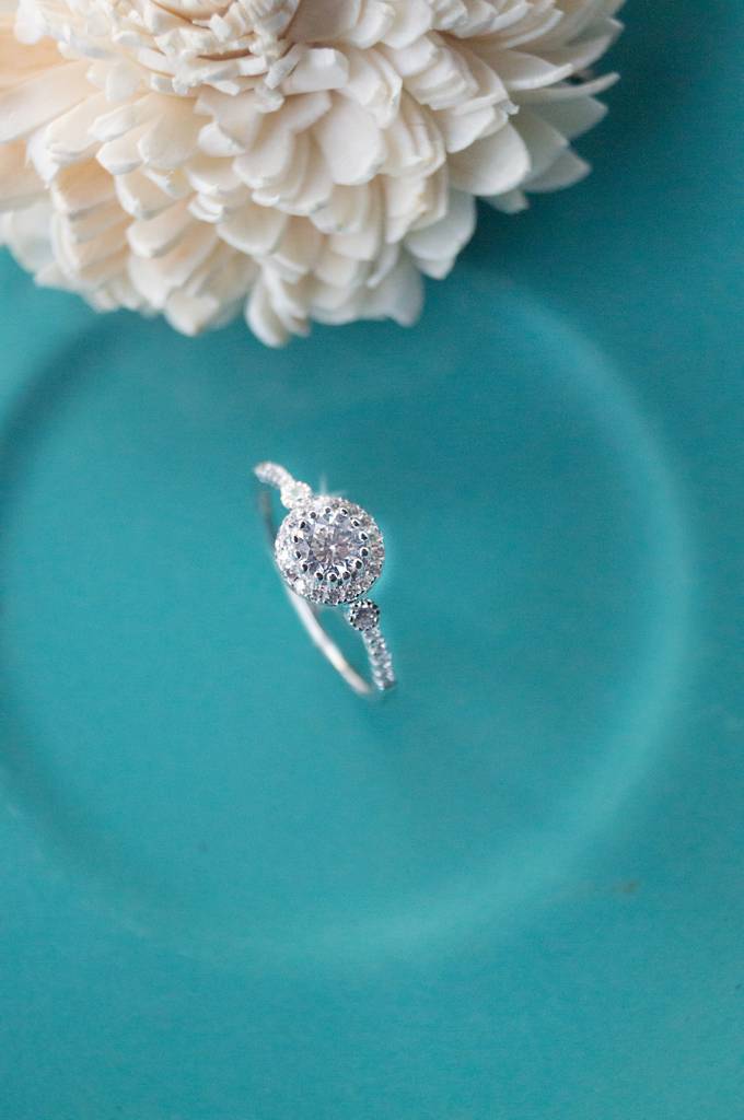 Holding It For You Solitaire Sterling Silver Ring : MZSRC324D687