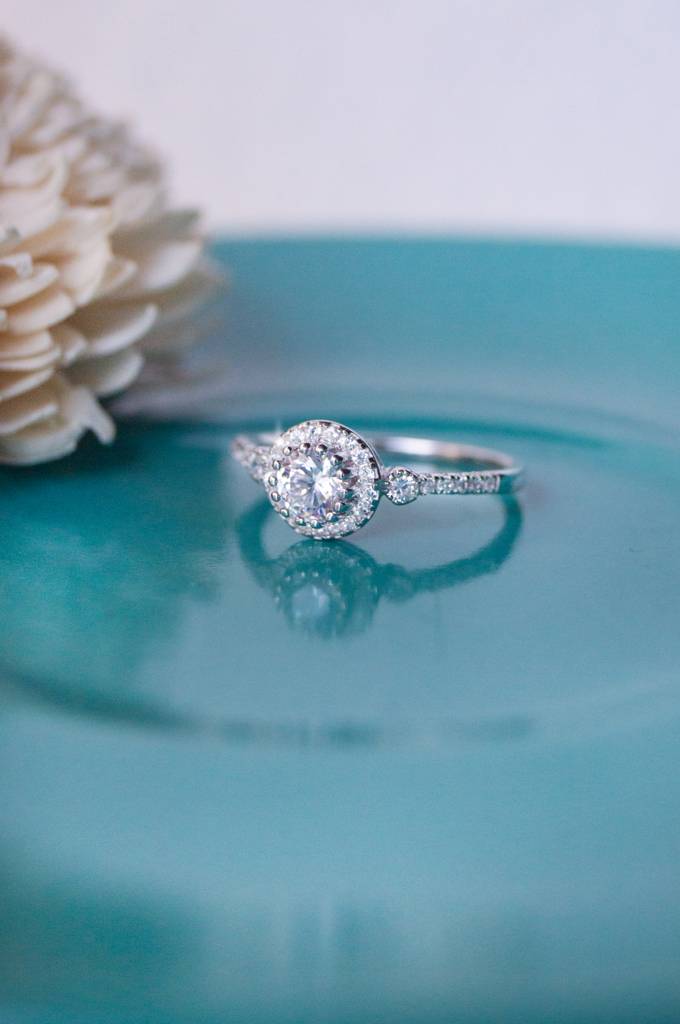 Holding It For You Solitaire Sterling Silver Ring : MZSRC324D687