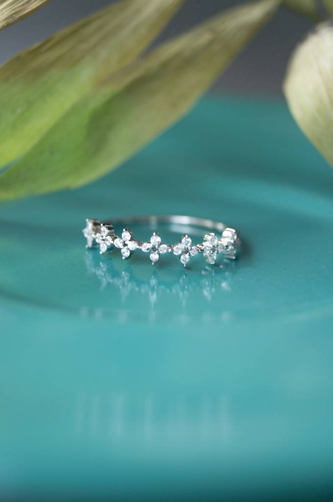 Dainty Flower Garland Sterling Silver Band Ring : MZSRC326D700