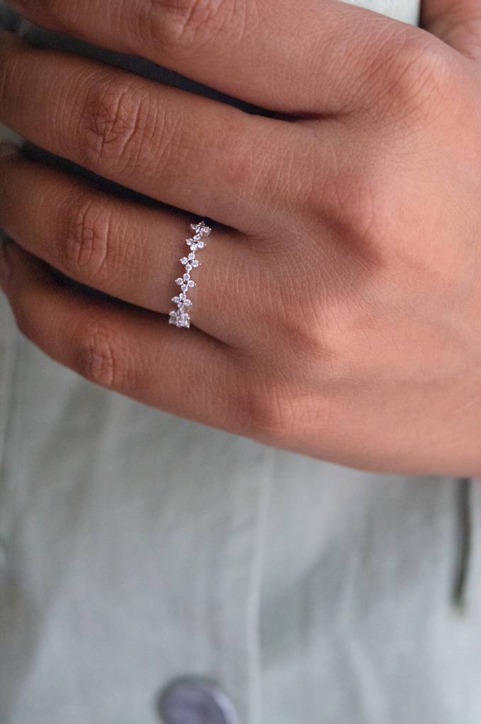Dainty Flower Garland Sterling Silver Band Ring : MZSRC326D700