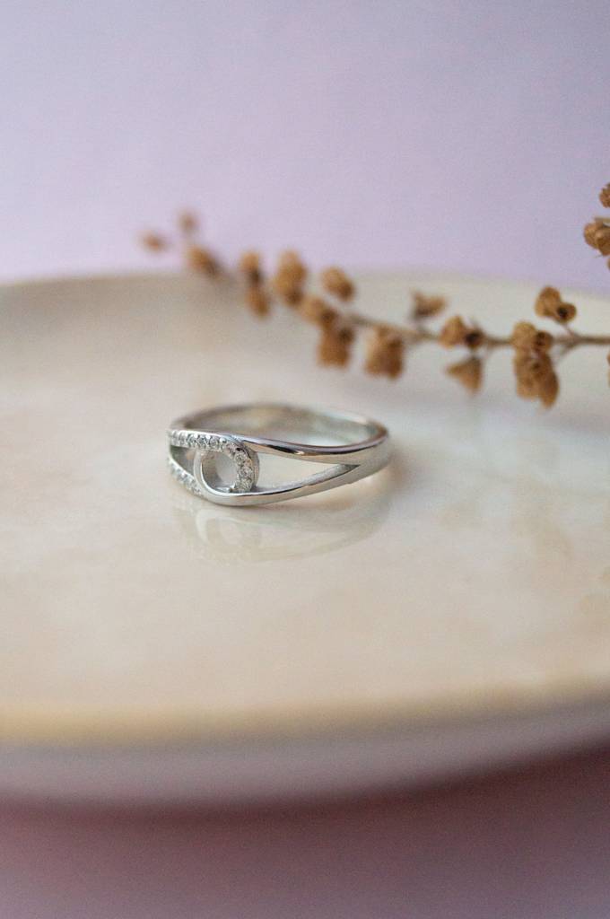 Linked With A Loop Sterling Silver Ring : MZSRC378D835