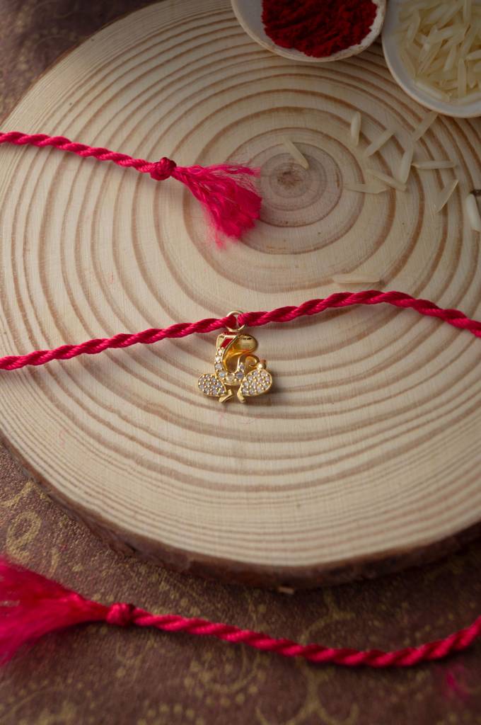 Mannash Divine Ganesha Gold Plated Sterling Silver Charm Rakhi : MZYCR672D1616