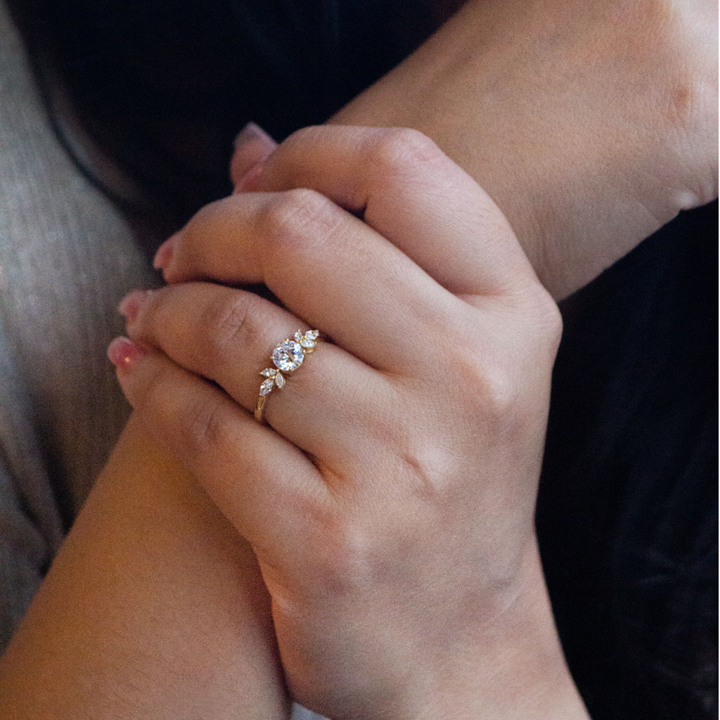 Proposal Solitaire Ring Valentine Gift Hamper : MZYHR600D2005