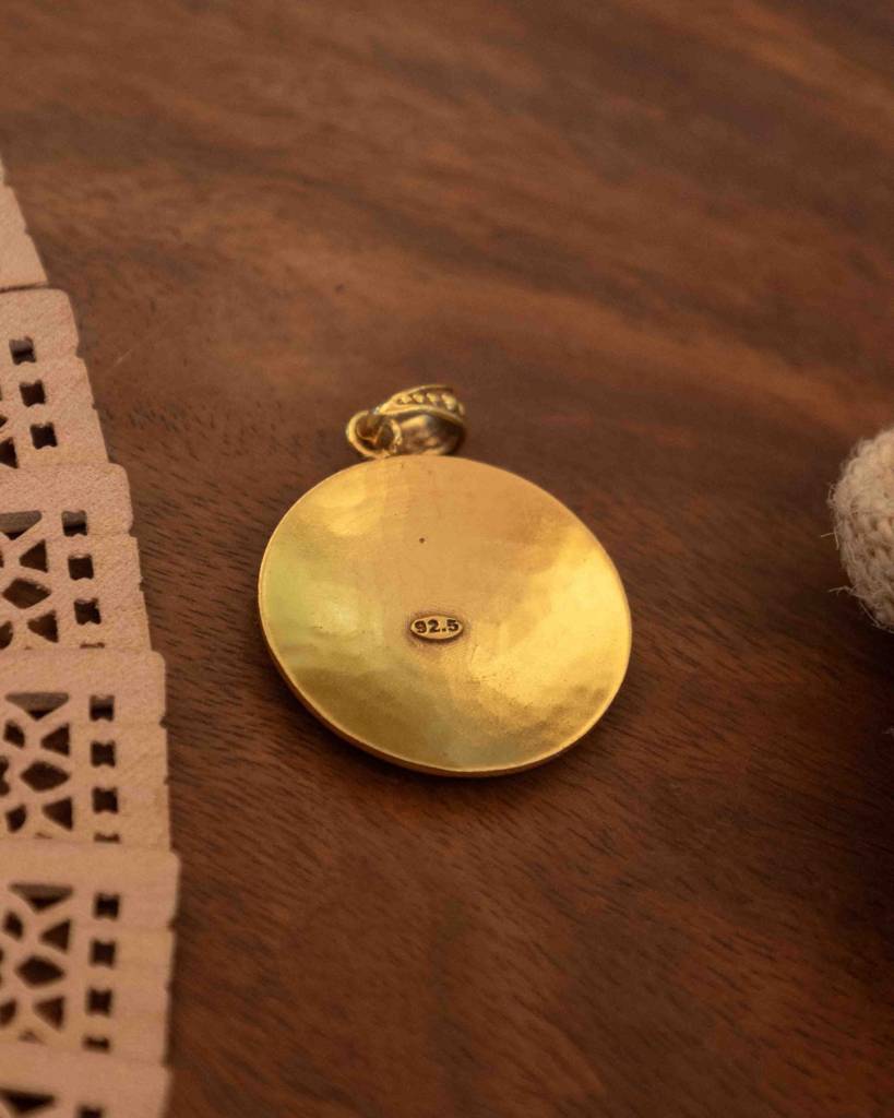 Maha Mrityunjaya Mantra Om Gold Pendant : SP4904-G