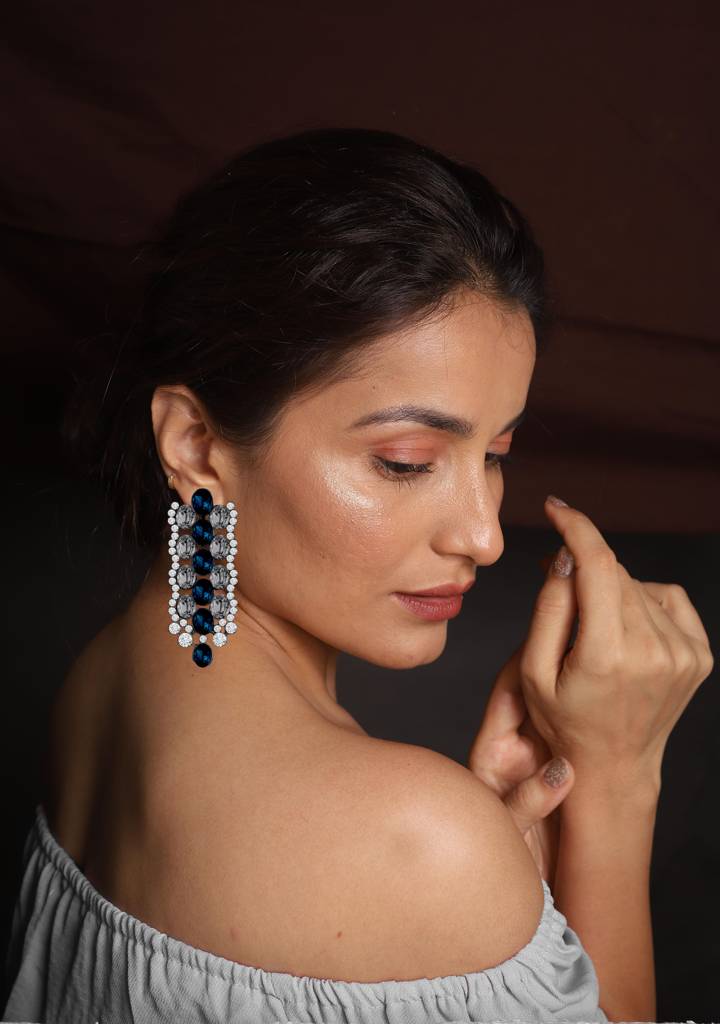 Shiloh Earrings : MEDJ254