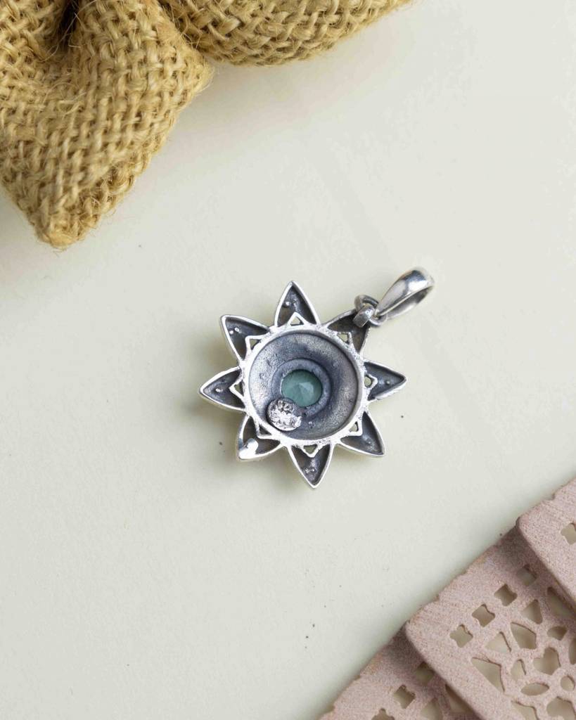 Moh Fine Turquoise Flower Beaded Pendant : SN40611