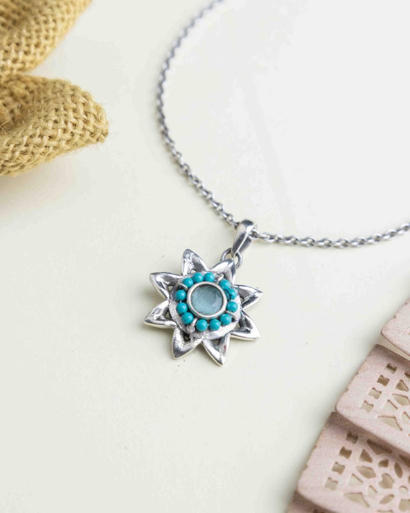 Moh Fine Turquoise Flower Beaded Pendant : SN40611