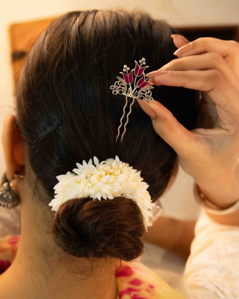 Moh Tulip Phool Juda Pin : SJ25