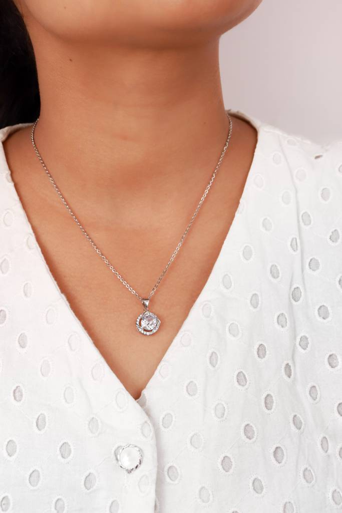 Silberry 925 Sterling Silver Radiant Pendant With Link Chain : N1802