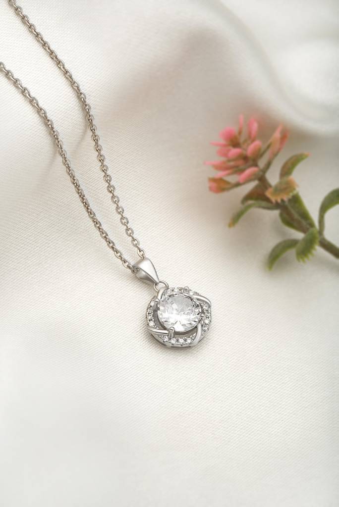 Silberry 925 Sterling Silver Radiant Pendant With Link Chain : N1802