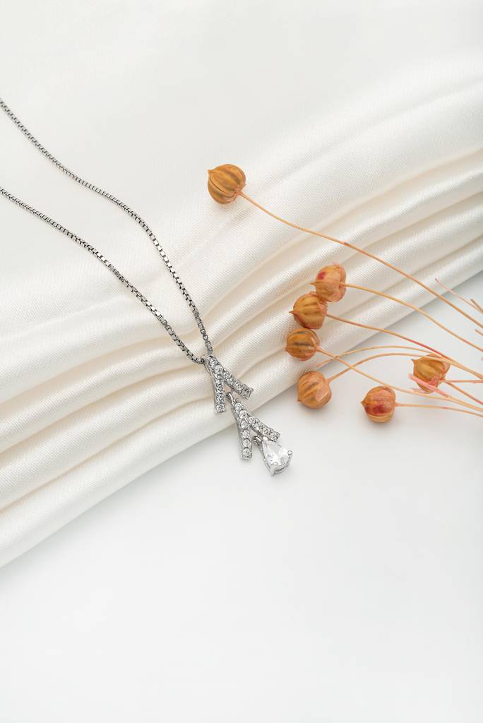 Silberry 925 Sterling Silver Trifecta Pendant With Box Chain : N2334