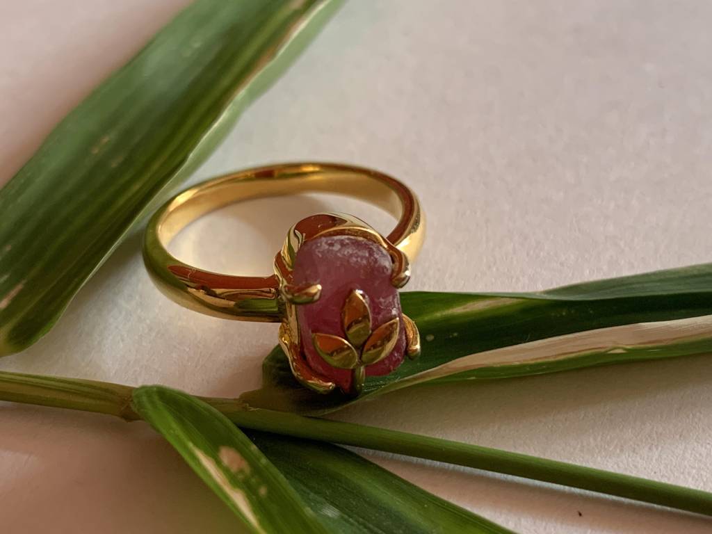 Raw Natural Ruby Ring With Leaf Motif : NH-RNG-01-RB