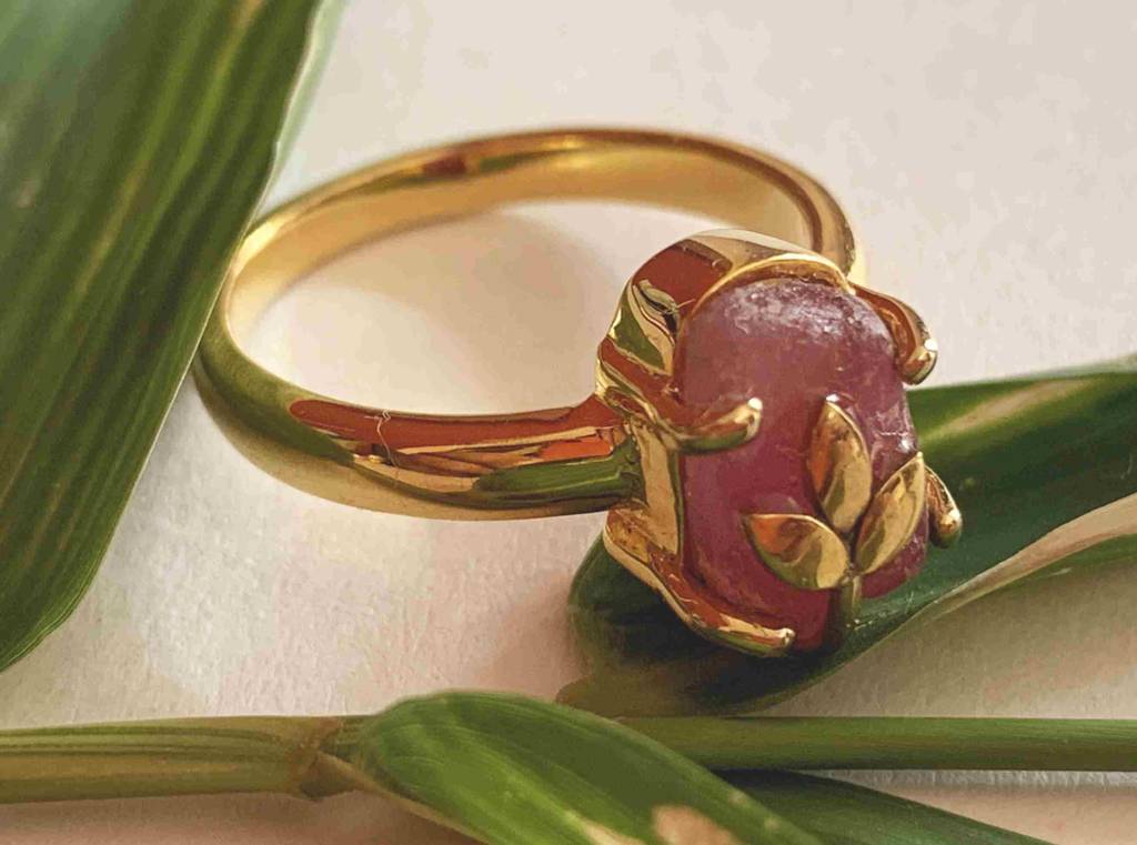 Raw Natural Ruby Ring With Leaf Motif : NH-RNG-01-RB