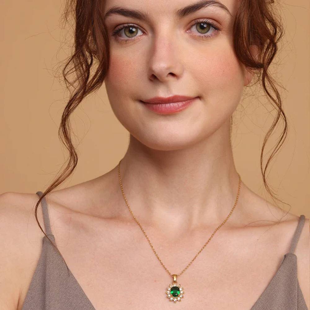 Green Sapphire And Diamond Halo Pendant : NK254